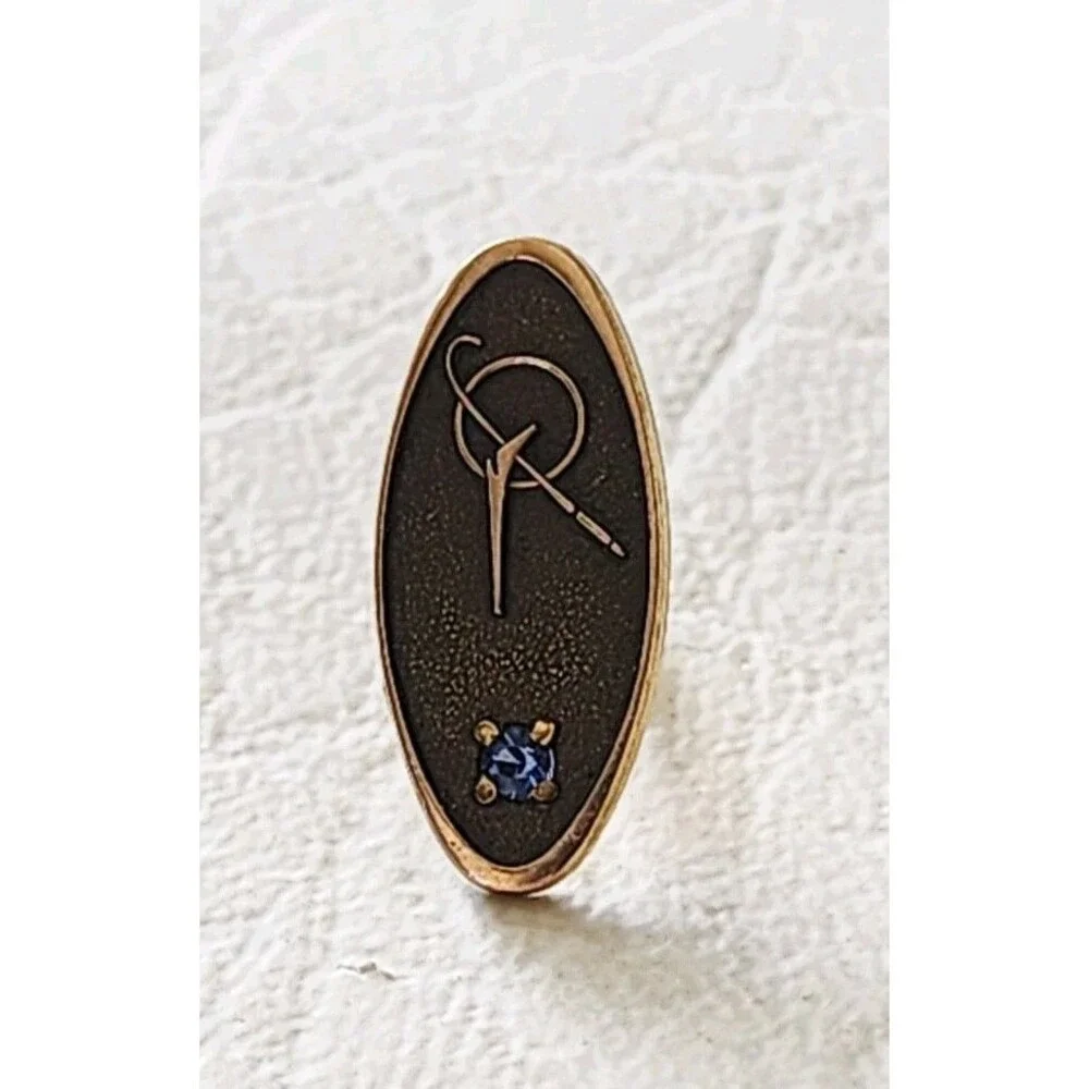 Vintage McDonnell Douglas Aircraft Year Service Pin 1/10 10k